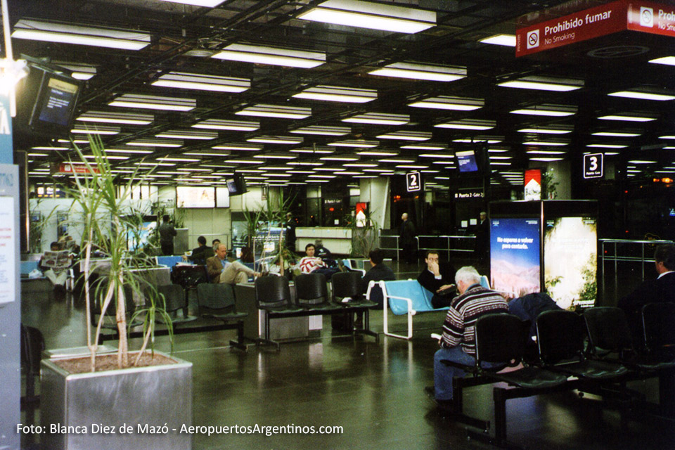 [Fotogalería] Terminal del Aeroparque Jorge Newbery en 2001, por mi abuela