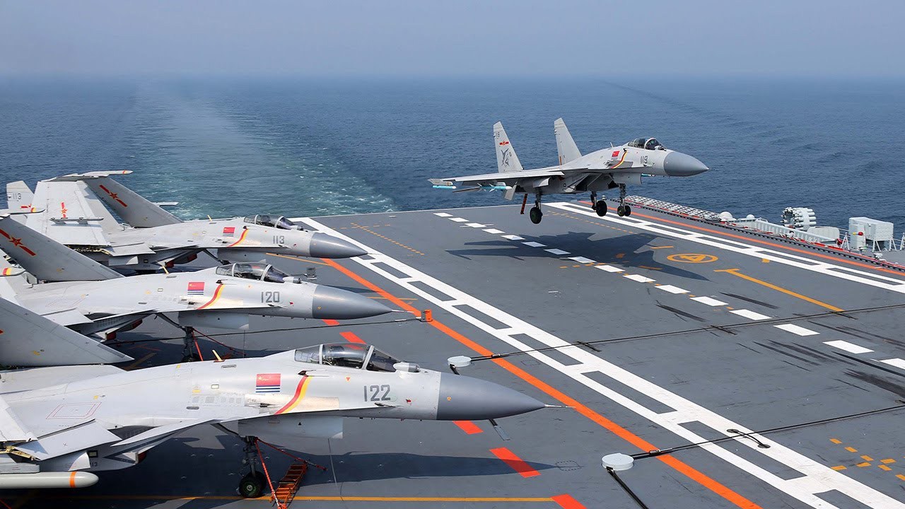 J-15 Flying Shark portaaviones