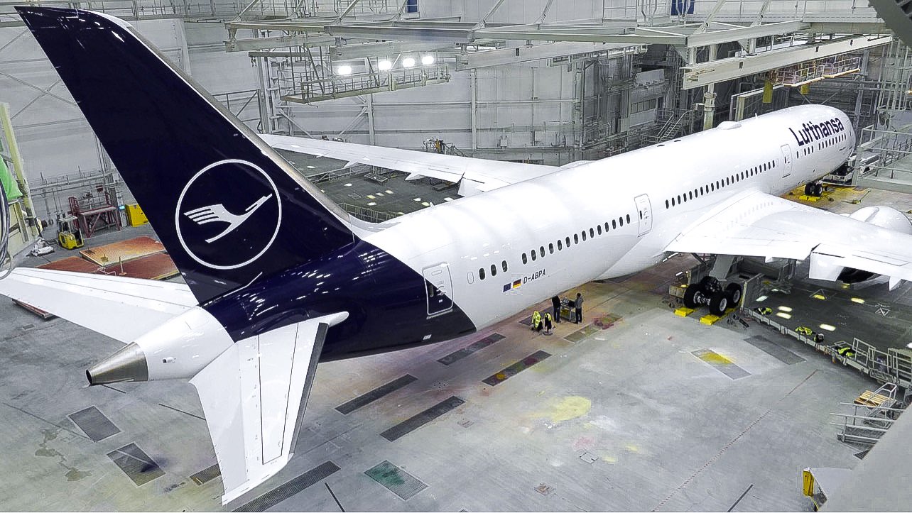 El primer Boeing 787-9 de Lufthansa ya está pintado