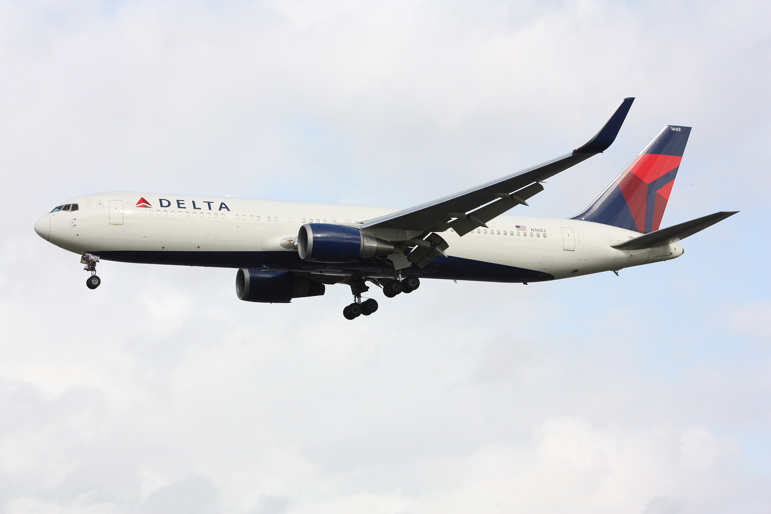 Delta resumes flights to Paris - Boeing 767 300 Delta Air Lines 14942159693
