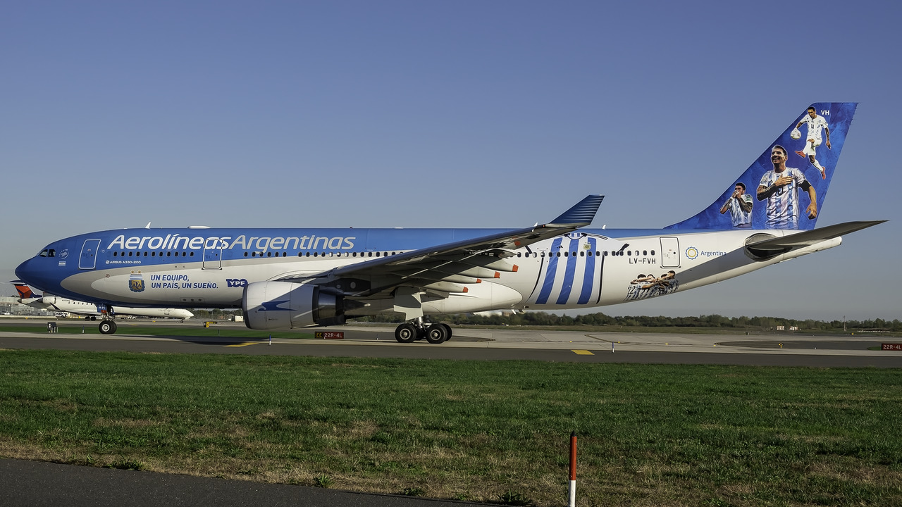 B Models 1:200 Aerolineas Argentinas Airbus a330-200