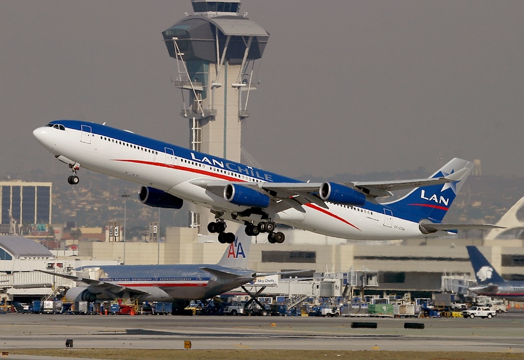 LATAM - A340 - Foto: Konstantin von Wedelstaedt - Wikimedia Commons
