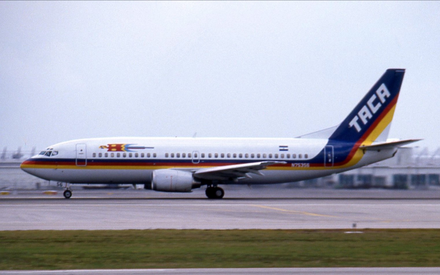 N75356 Boeing 737-300 TACA International Airlines, Miami, FL, June 1989