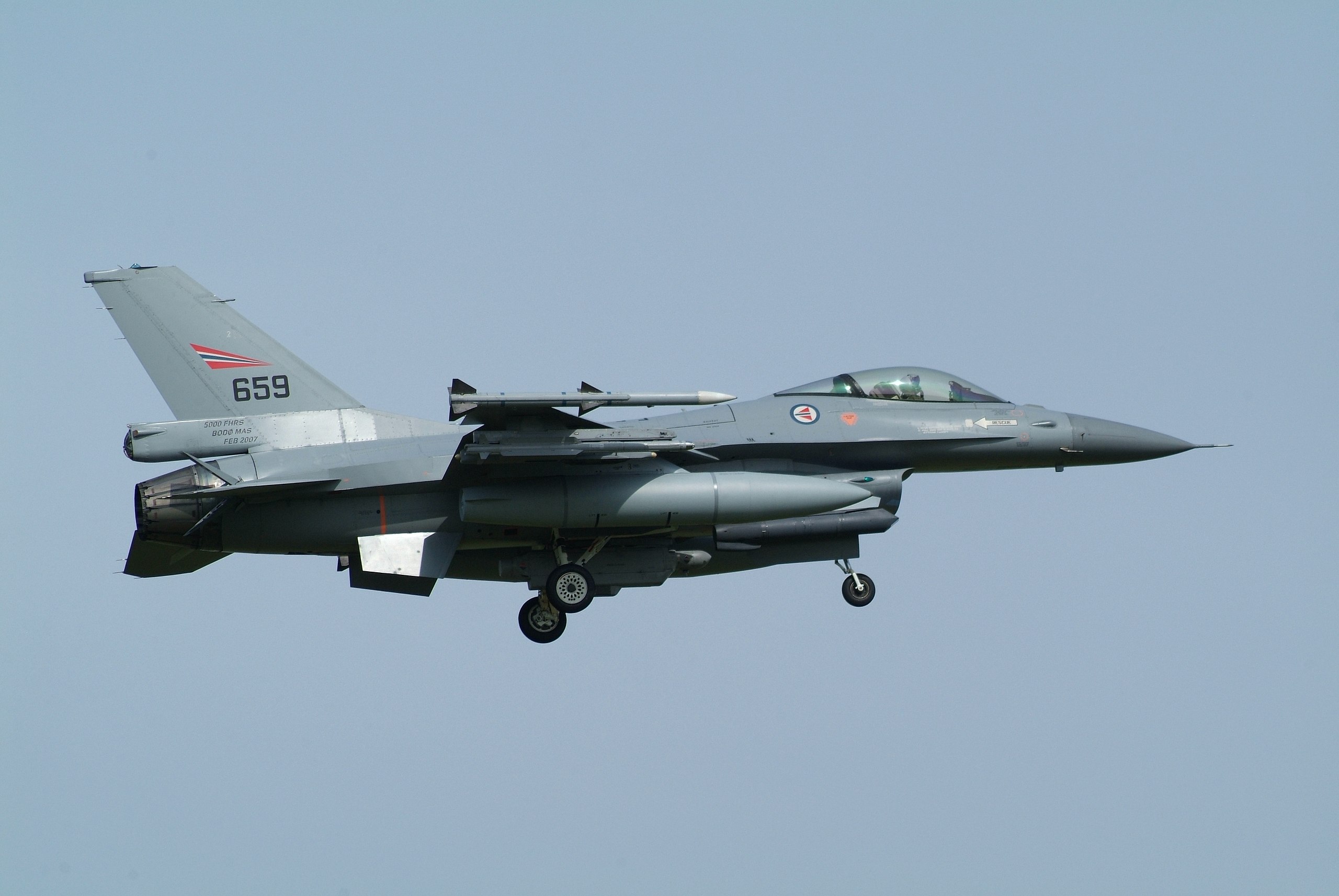 F-16 MLU Noruega Rumanía Ukrainian pilots F-16