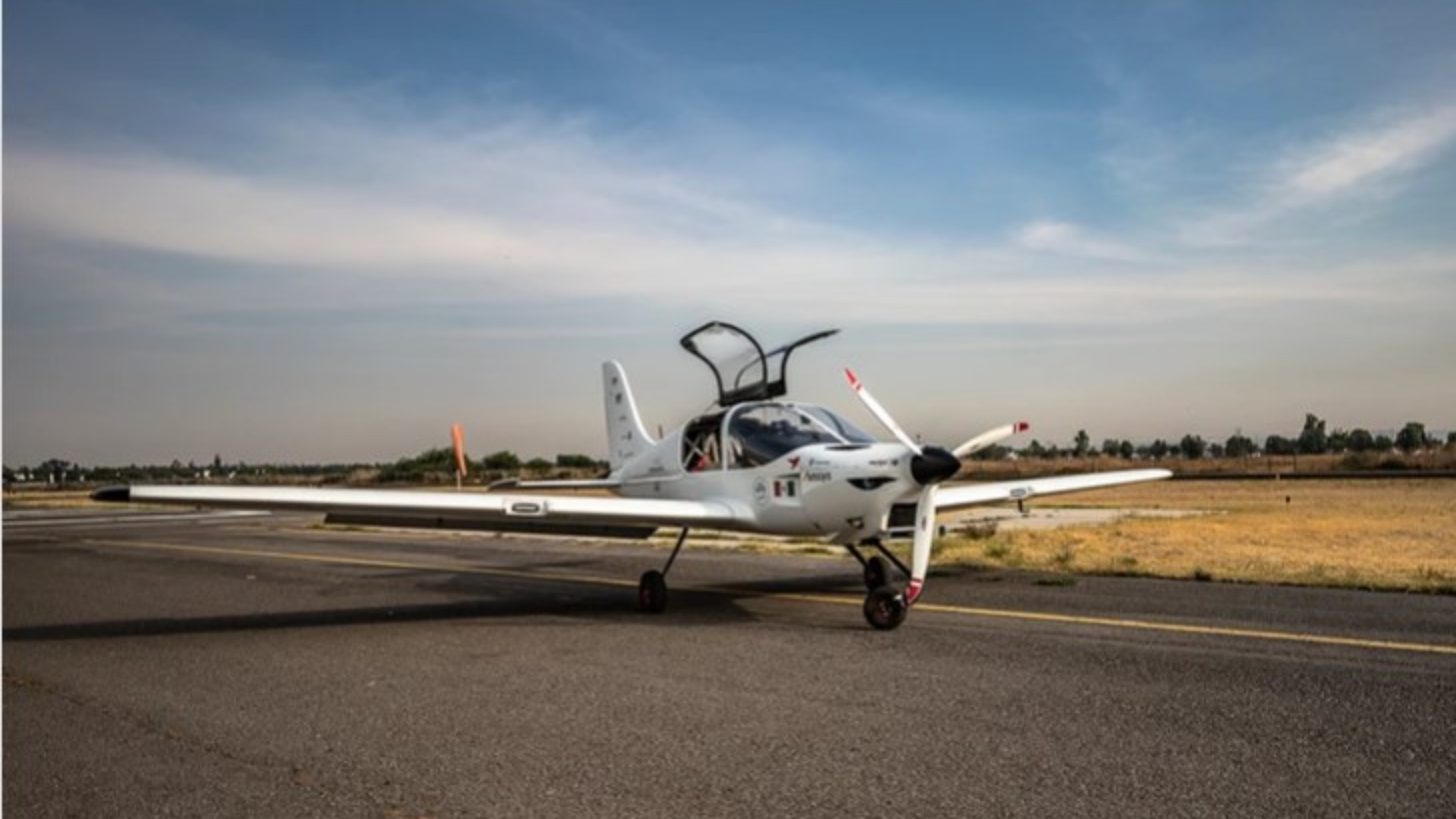 Se lanzó la venta del Halcón II, primer avión desarrollado 100% en México