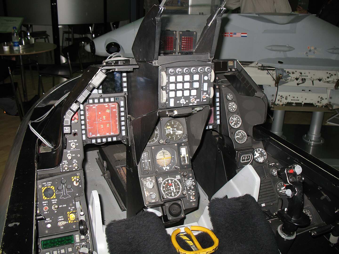F-16 MLU cockpit
