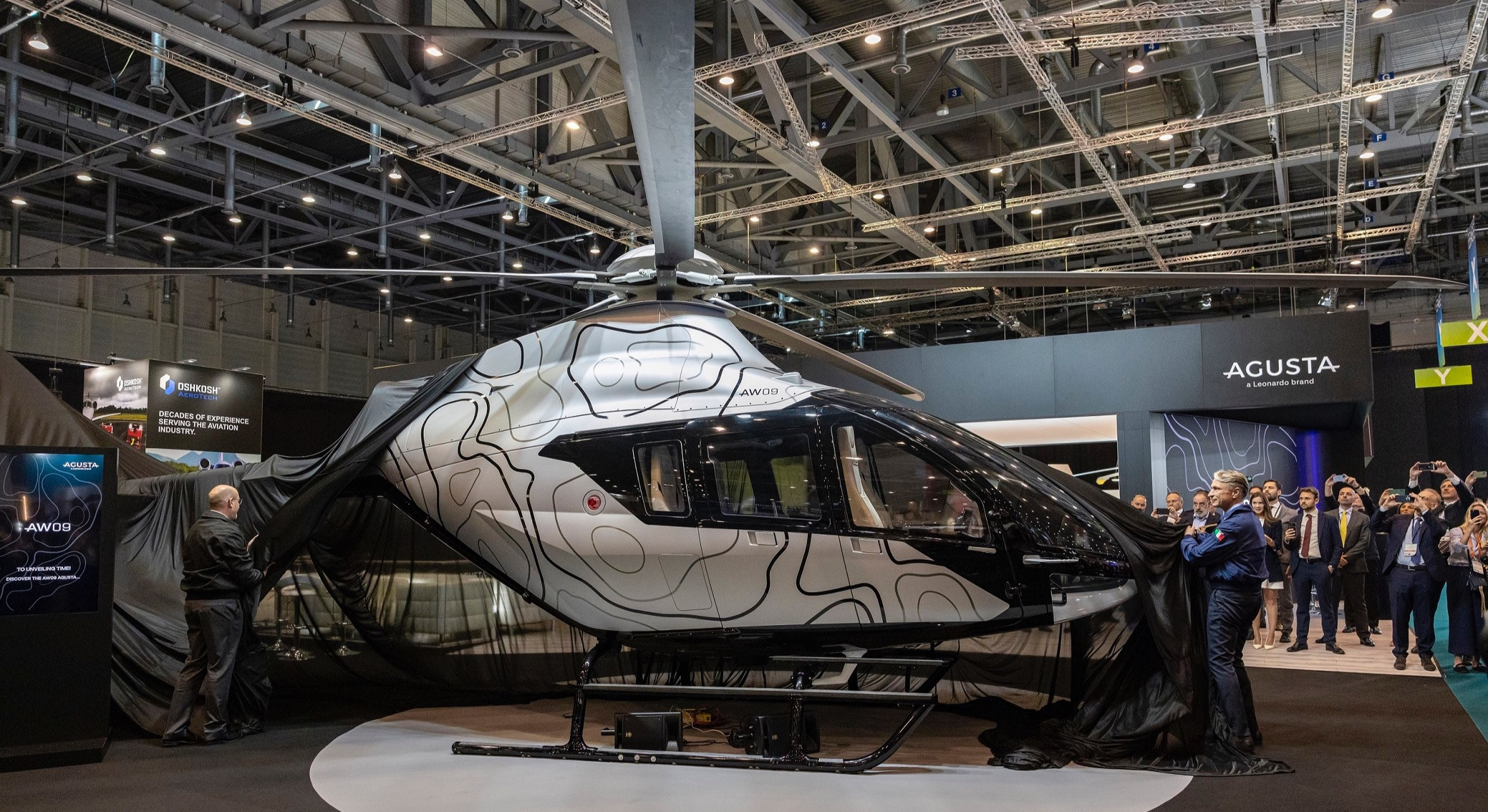 EBACE 2024: Leonardo presenta el mockup del  helicóptero AW09