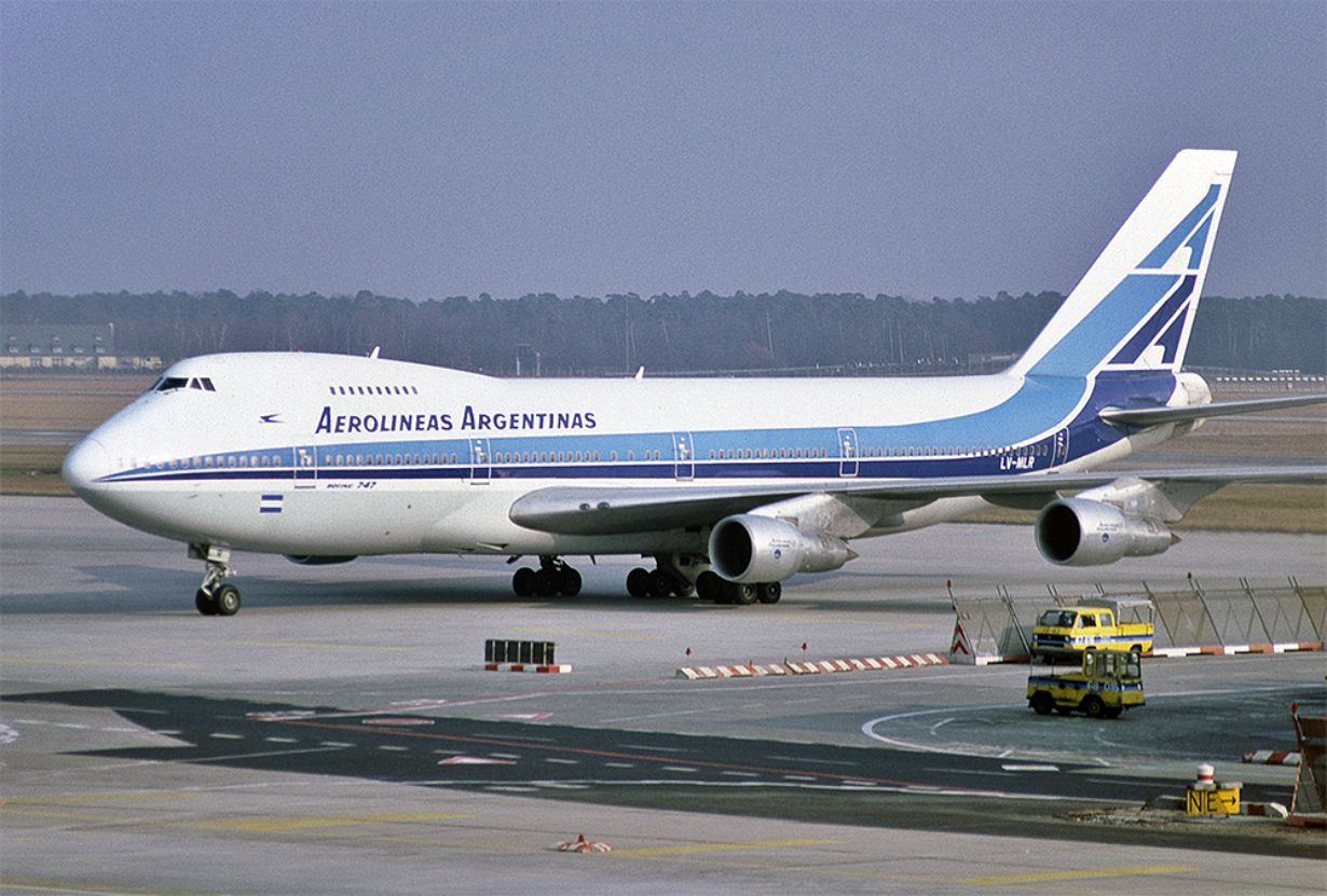Boeing-747-200-LV-MLR-Aerolineas-Argentinas-Paul-Nelhams-Wikimedia-Commons.jpg