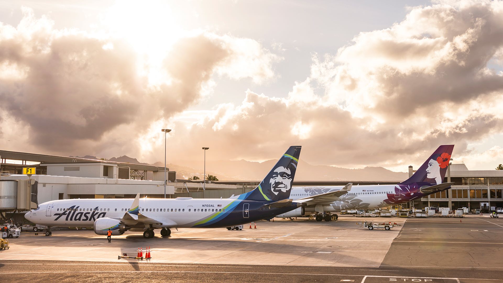 Alaska Airlines y Hawaiian Airlines lanzan programa de fidelización ...