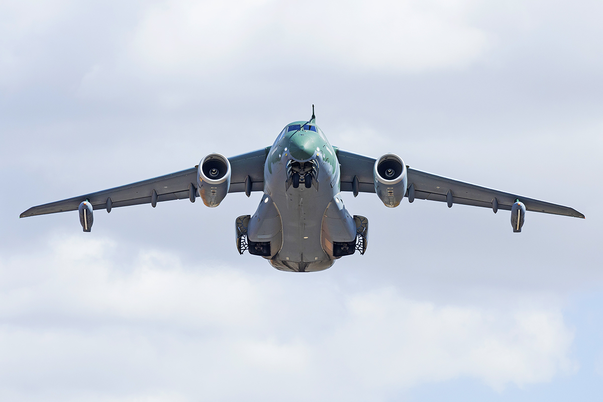 FAB-KC-390 Embraer C-390