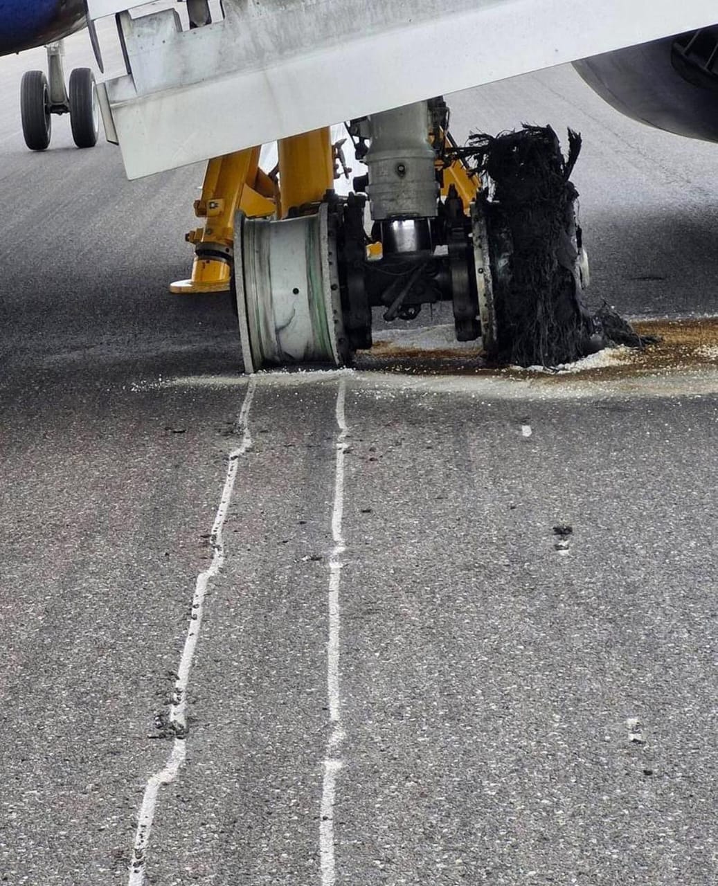 Imágenes que circulan por redes sociales del incidente del 737 MAX de Ryanair en Milán-Bergamo