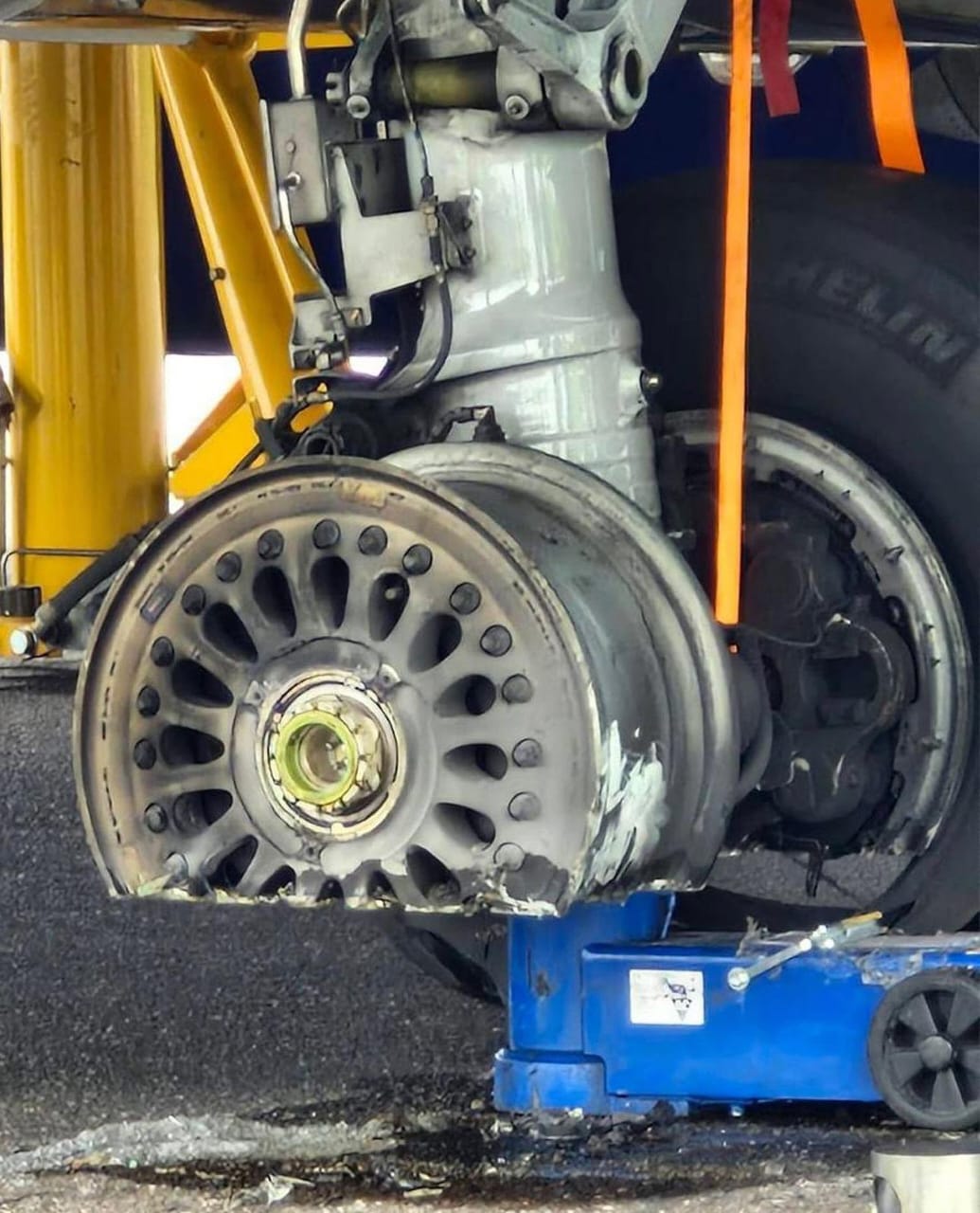Imágenes que circulan por redes sociales del incidente del 737 MAX de Ryanair en Milán-Bergamo