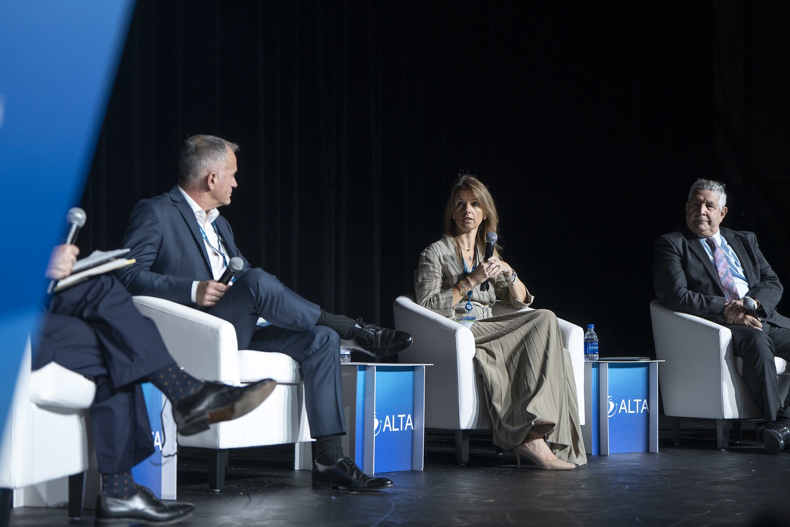 Destacada participación de Nevra Onursal Karaağaç durante un panel del ALTA Airline Leaders Forum en Bahamas