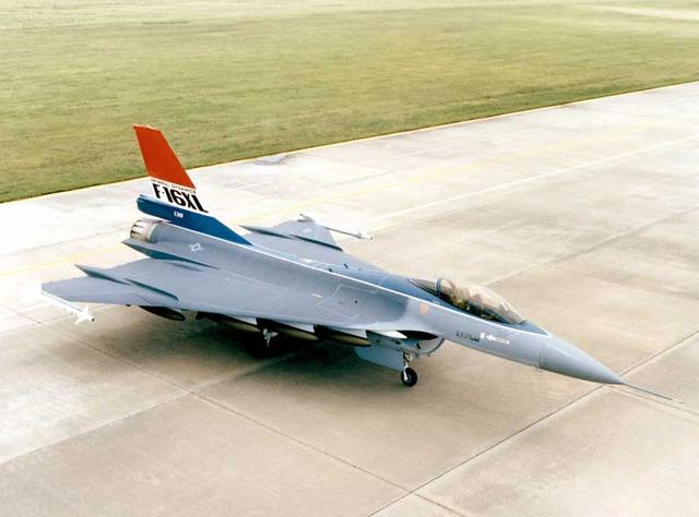 F-16 XL - 4