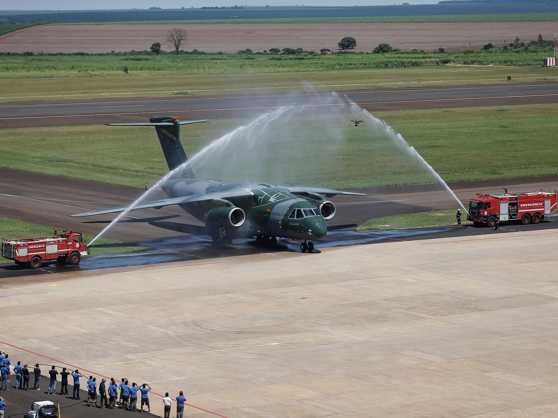 Primer vuelo del Embraer KC-390