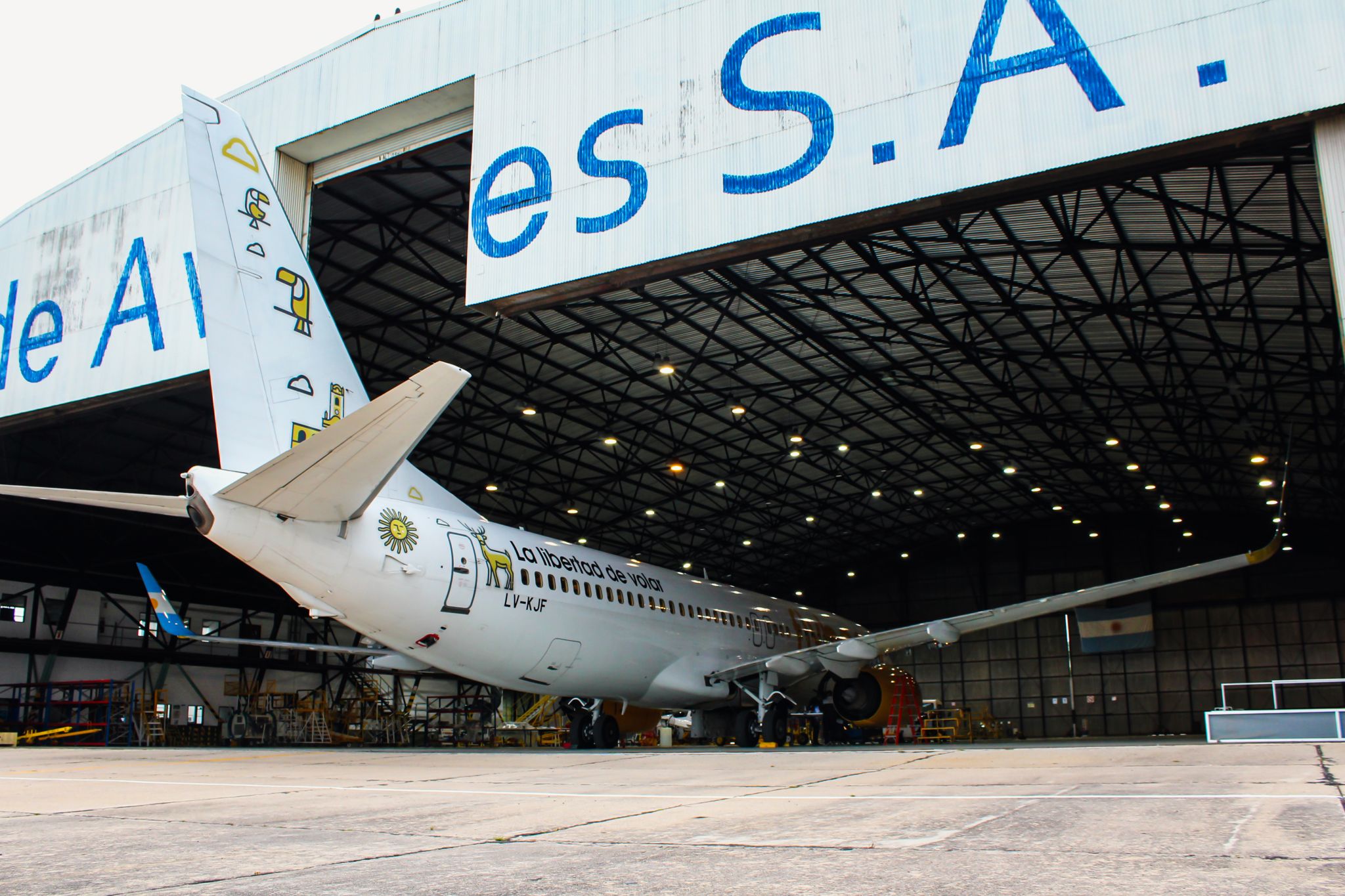 Boeing 737-800 LV-KJF de Flybondi en FAdeA - Abril 2025