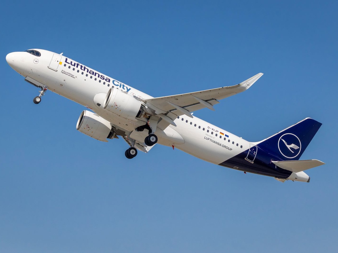 Lufthansa aviationtag A320 コンビ色 Lufthansa Airbus A320 - D-AIPB – Aviationtag