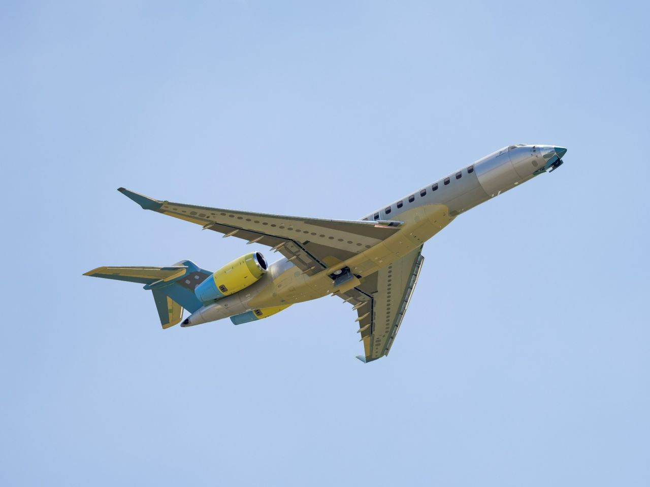 Bombardier Global 8000 - Vuelo de la primera aeronave de producción - 16MAY2025