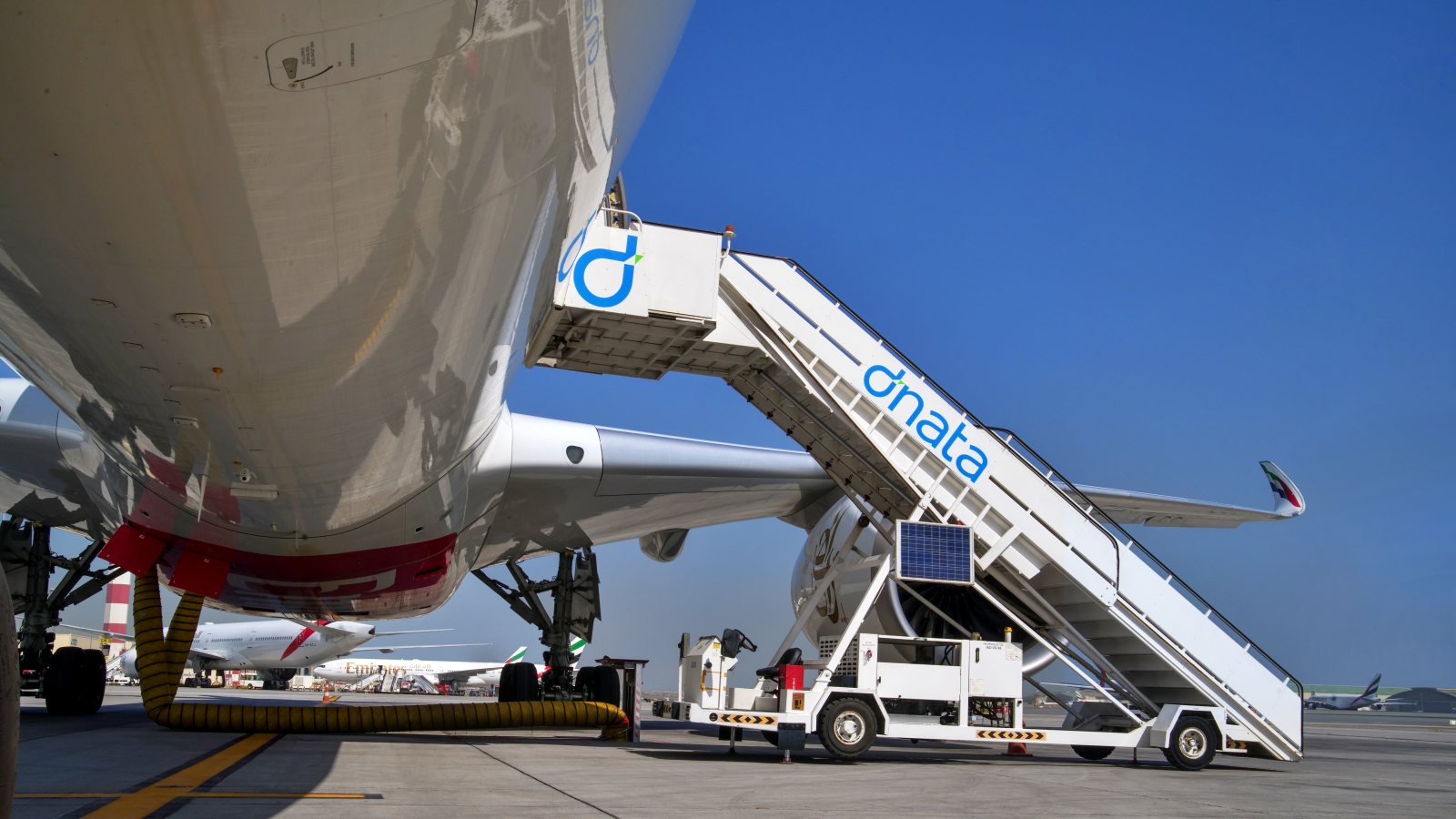 Escalerillas de Dnata - Handling aeroportuario