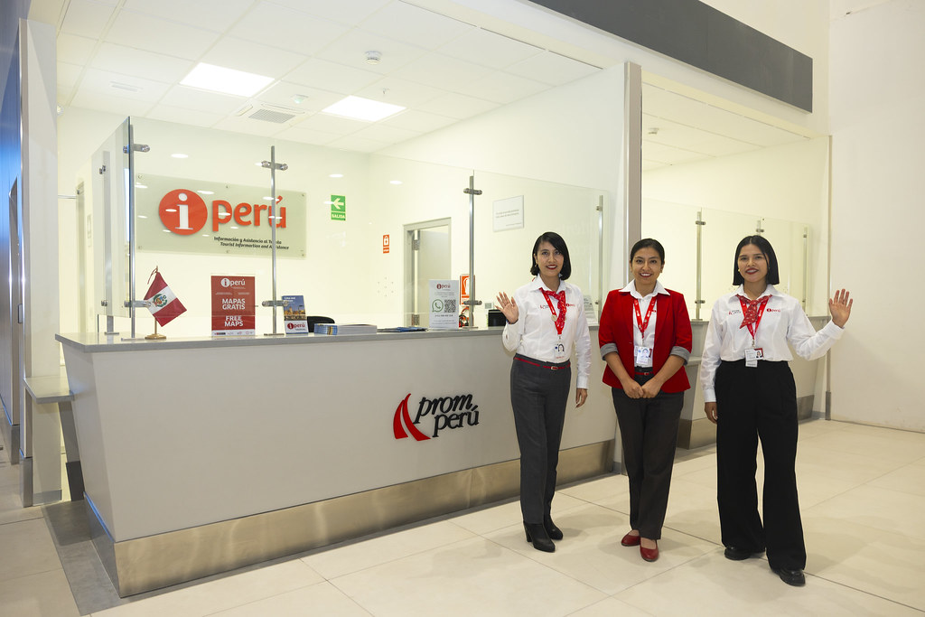 Mostrador de IPERU en el nuevo aeropuerto Jorge Chávez de Lima