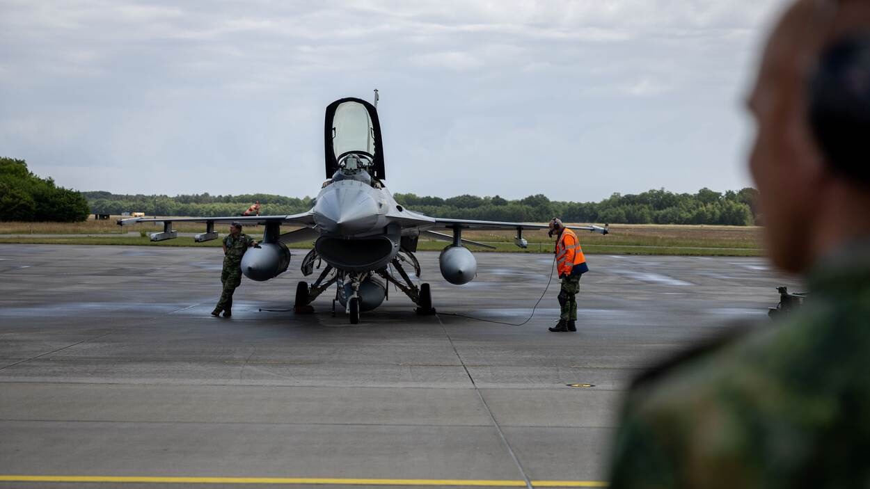 Uno de los últimos F-16 MLU prometidos por Países Bajos a Ucrania