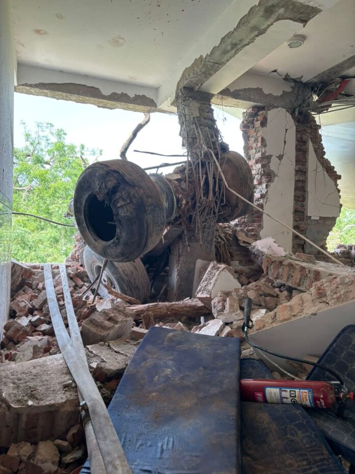Accidente del Boeing 787-8 VT-ANB de Air India