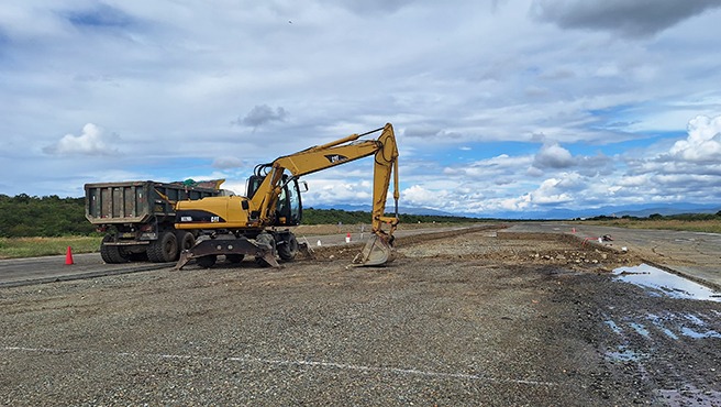 Obras en la pista del aeropuerto de Jaen - Perú - Junio 2025