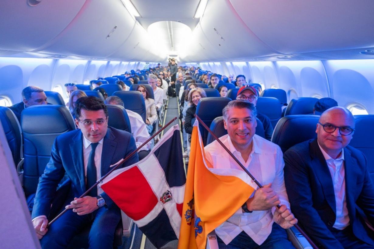 Vuelo inaugural de Arajet a Newark
