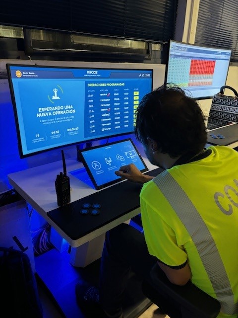 Conducción remota de pasarelas telescópicas - Aeropuerto de Sevilla