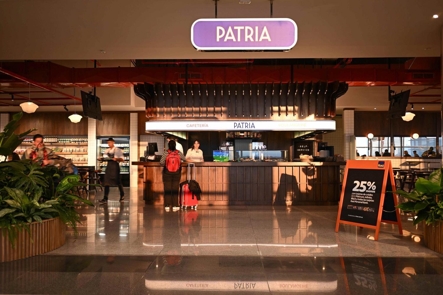 Espacios gastronómicos en el aeropuerto de Carrasco - Montevideo - Uruguay