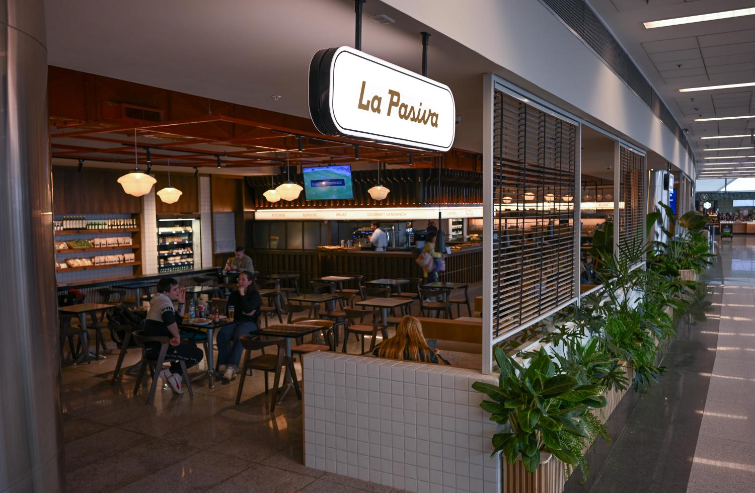 Espacios gastronómicos en el aeropuerto de Carrasco - Montevideo - Uruguay