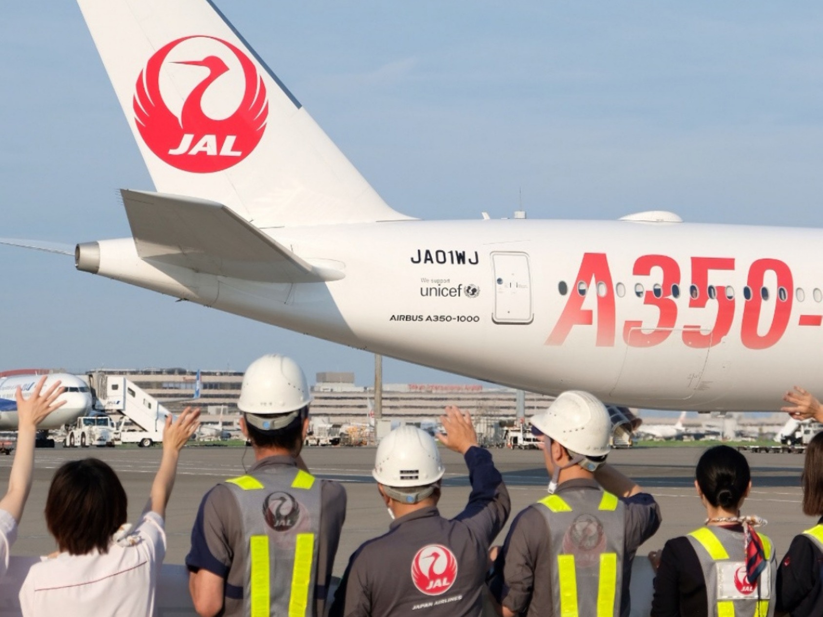 JAL HND-LAX A35K
