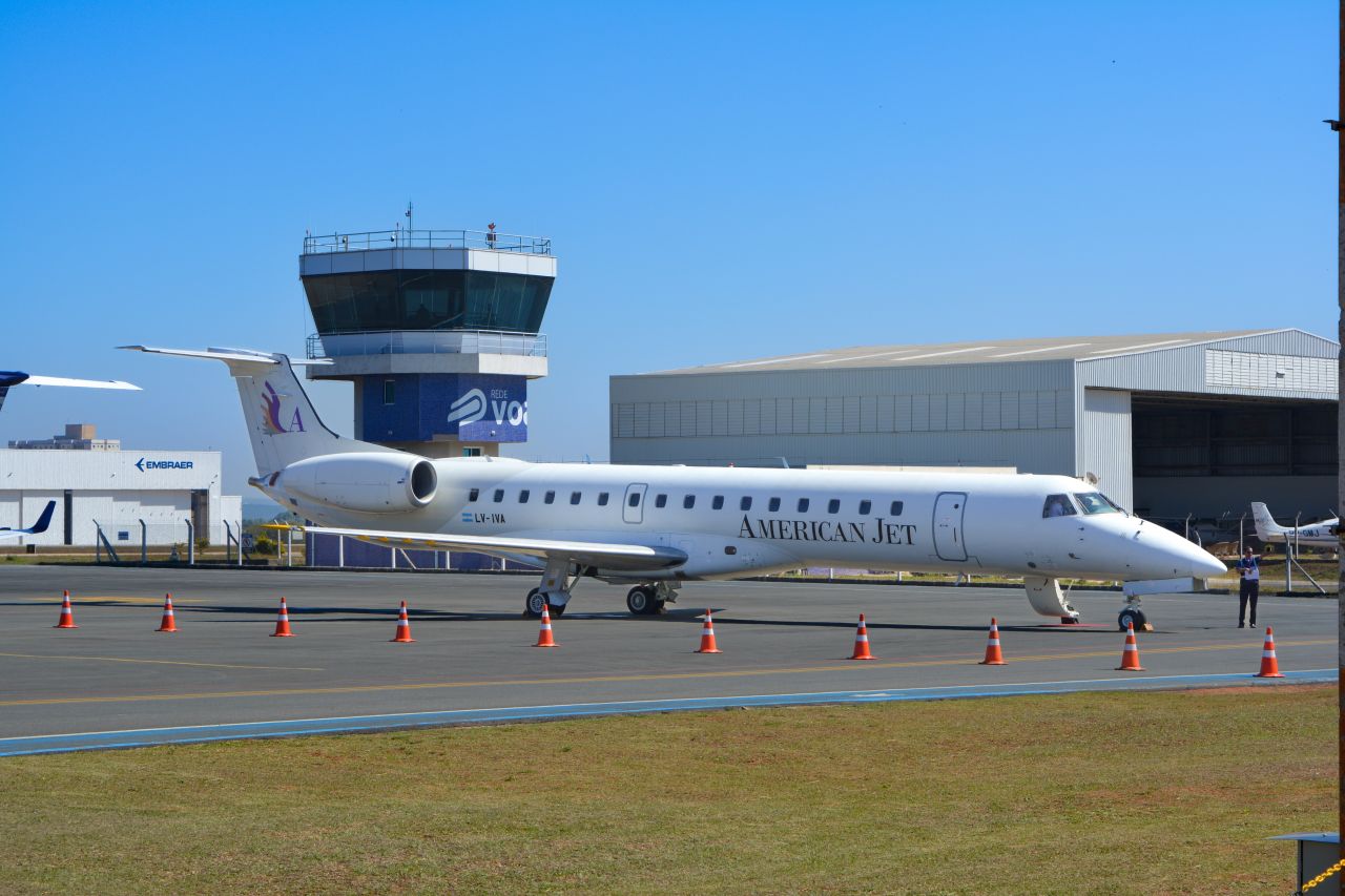 Embraer ERJ-145 LV-IVA de American Jet en Sorocaba, Brasil - 13AGO2025