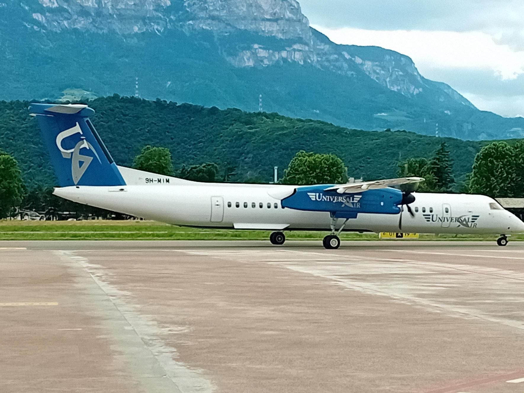 Universal Air Malta ACMI Dash 8 Q400