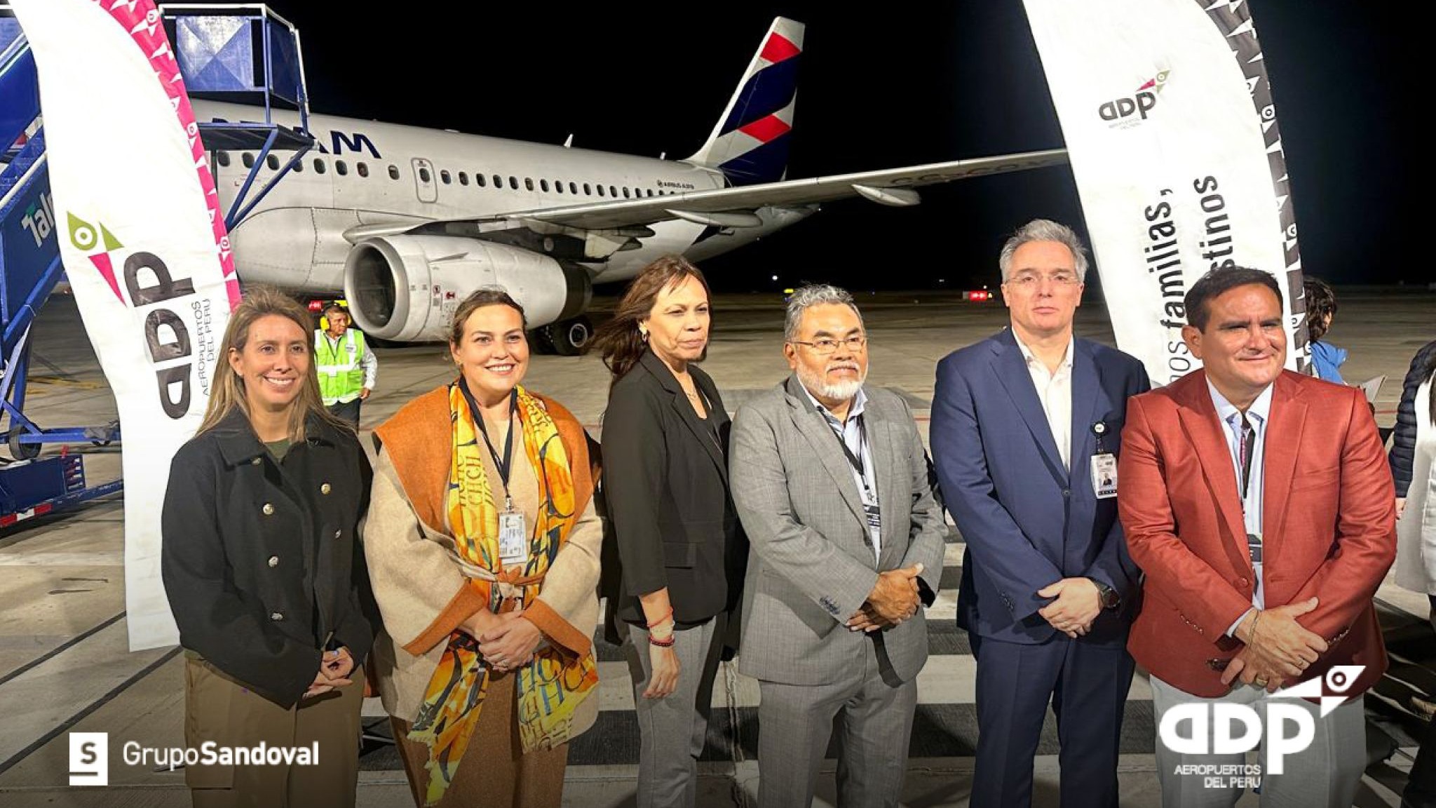 Aeropuerto Piura luces nocturnas