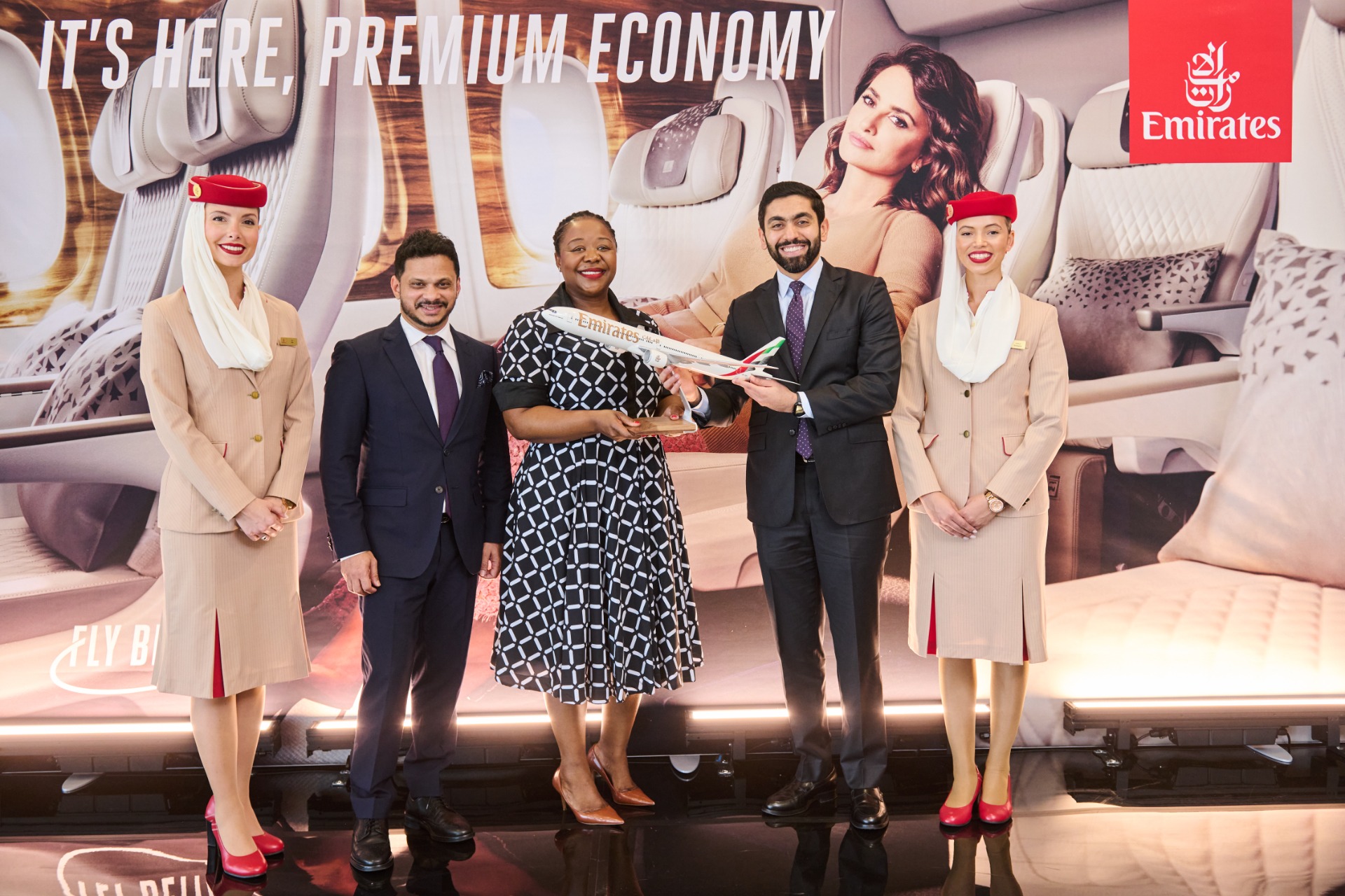 emirates sudafrica boeing 777 retrofit