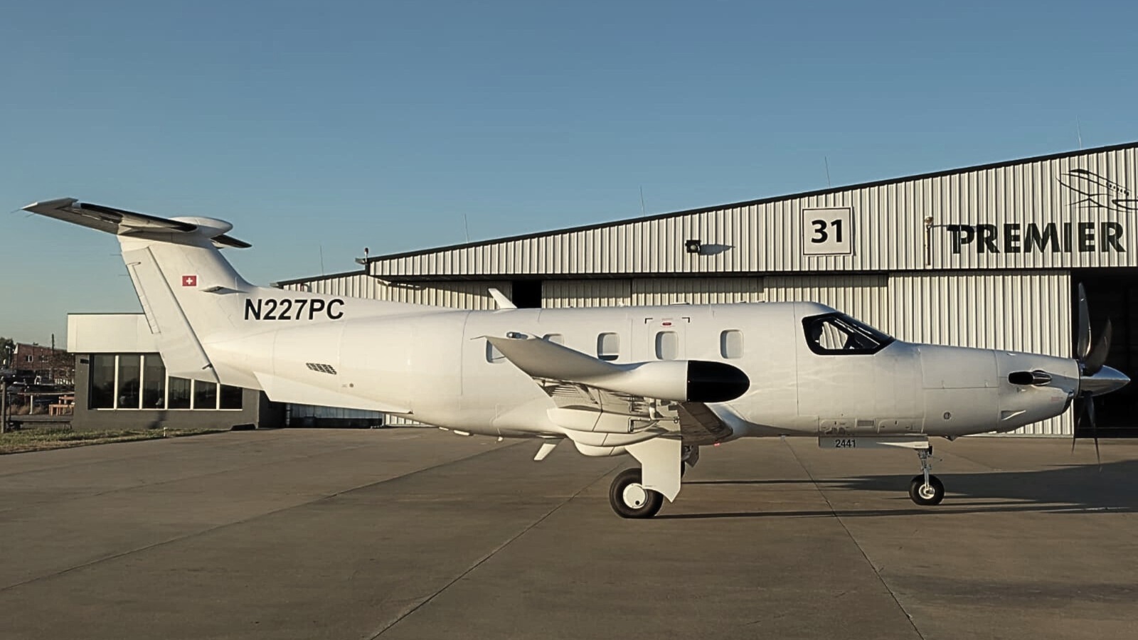 Pilatus PC-12 NGX N227PC Digital Air. SADF FDO