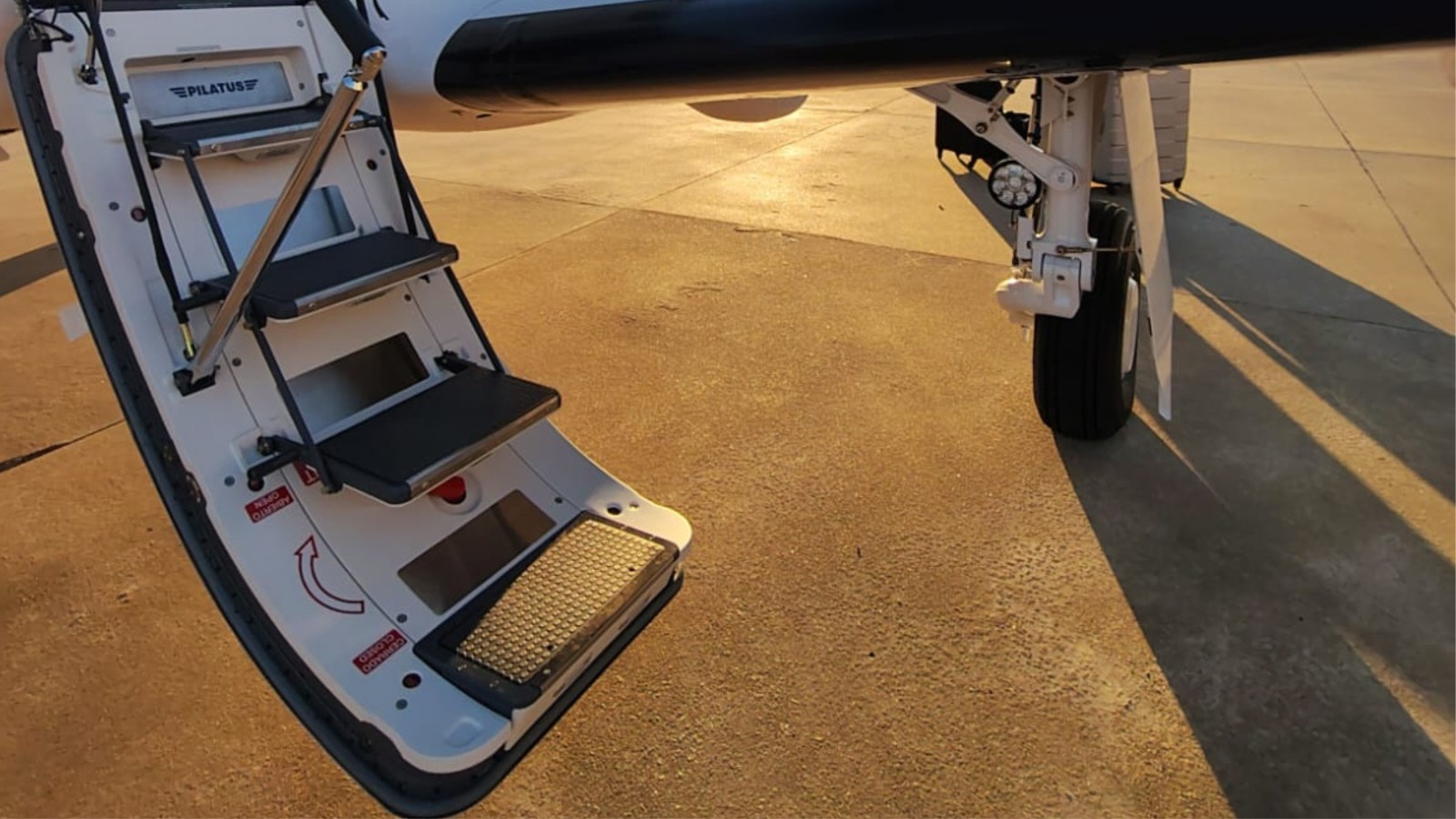 Pilatus PC-12 NGX N227PC Digital Air. SADF FDO