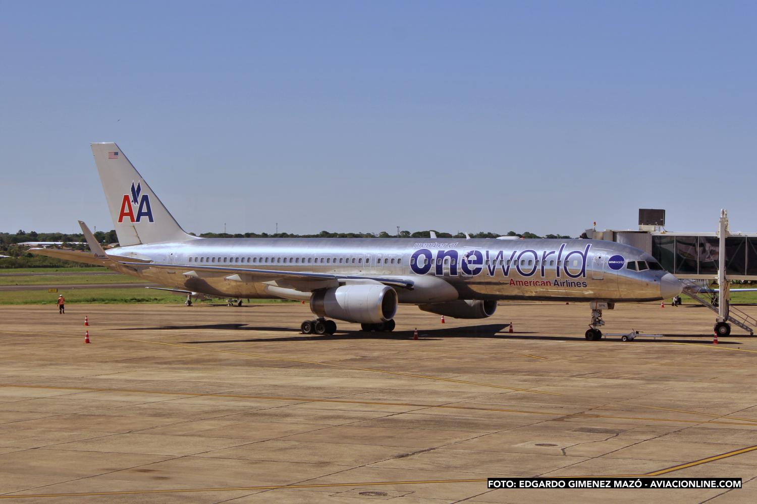 Boeing 757 de American Airlines en Asunción, Paraguay - 09NOV2014
