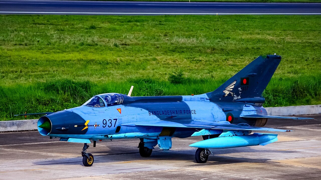 Chengdu_F-7BG_Bangladesh_Air_Force