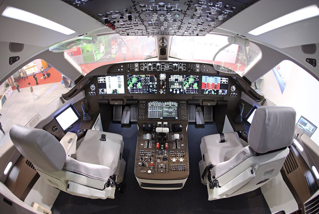 Cockpit del COMAC C-919